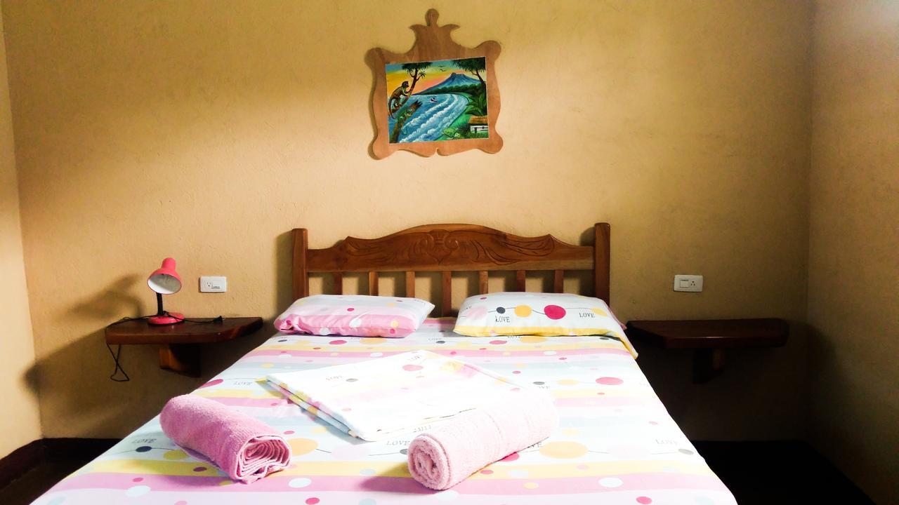 Hostel Life Is Good โมโยกัลปา ภายนอก รูปภาพ
